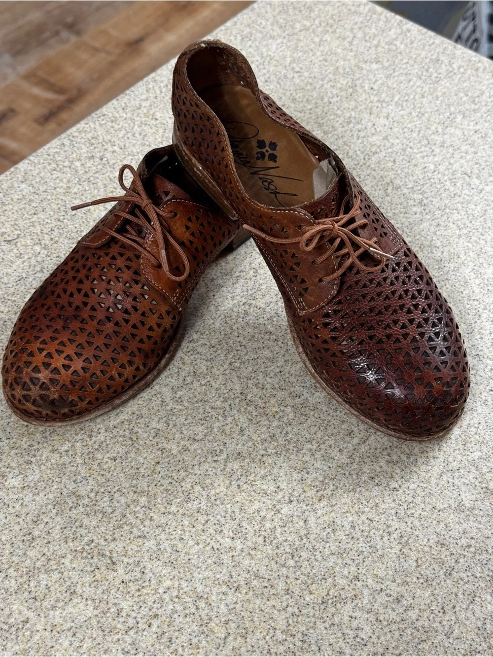 Patricia Nash Sophia Brown Perforated Leather Oxford Flats 8 Lace Up Shoes